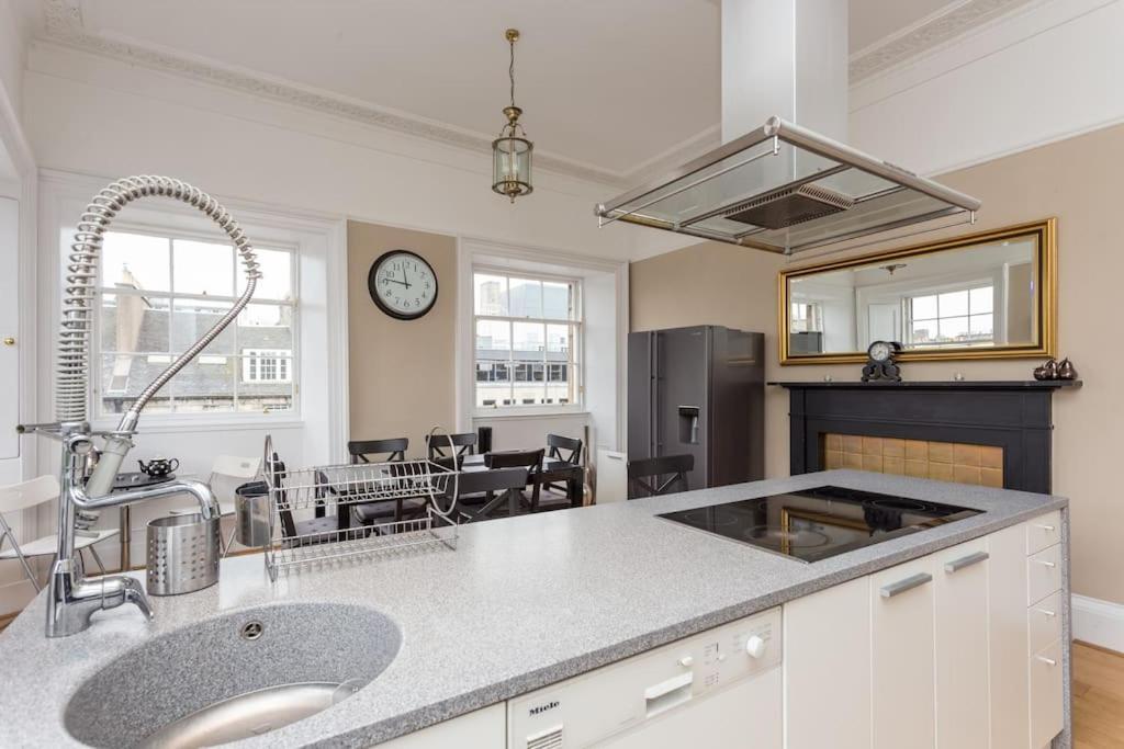 Prime Edinburgh City Centre - 4 Bed Penthouse Екстер'єр фото